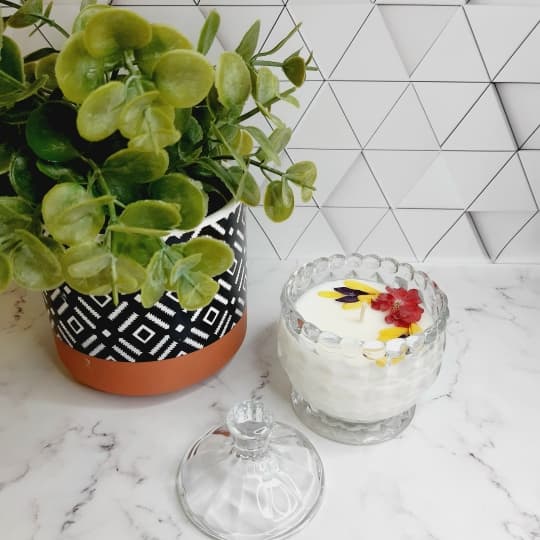 Аромадиффузор или свеча: что лучше для вашего дома?